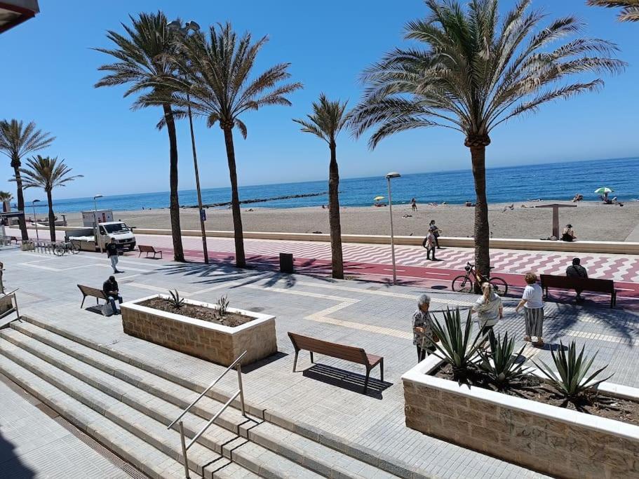 Piso Primera Linea Playa Almería Dış mekan fotoğraf